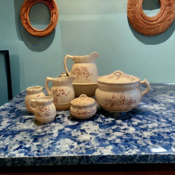 9 piece set antique pitcher, wash basin, chamber pot etc 🥳 - Picture 5 of 10